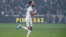 هذا ما يفعله محرز قبل كل مباراة