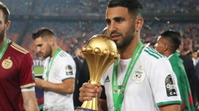 محرز يتحدّث عن الجزائر وفرنسا و”الكان” وليفربول