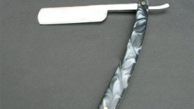 قاصرتان تعتديان على أخرى بشفرة حلاقة بالشراقة