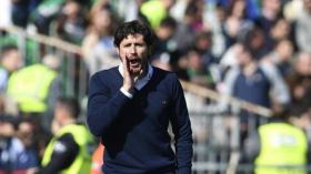 مدرب بن خماسة يتورّط في فضيحة أخلاقية