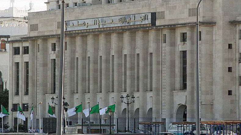 ما جابش عليها المدّاح!