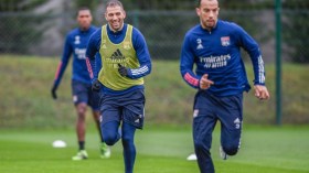 موقع “هوسكورد” الشهير يثني على سليماني وبلعمري