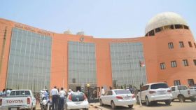 الفيفا تُجمّد عضوية اتحاد الكرة السوداني