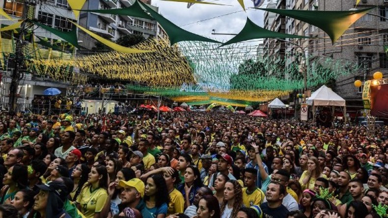 شركة “إمبريالية” تتحكّم في منتخب “السيليساو” والشعب البرازيلي البائس