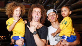 شبيها البرازيليين “لويز” و”سيلفا” يكرّمان