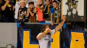 لاعب أمريكي يحتسي “الخمر” بعد تسجيل الهدف!؟