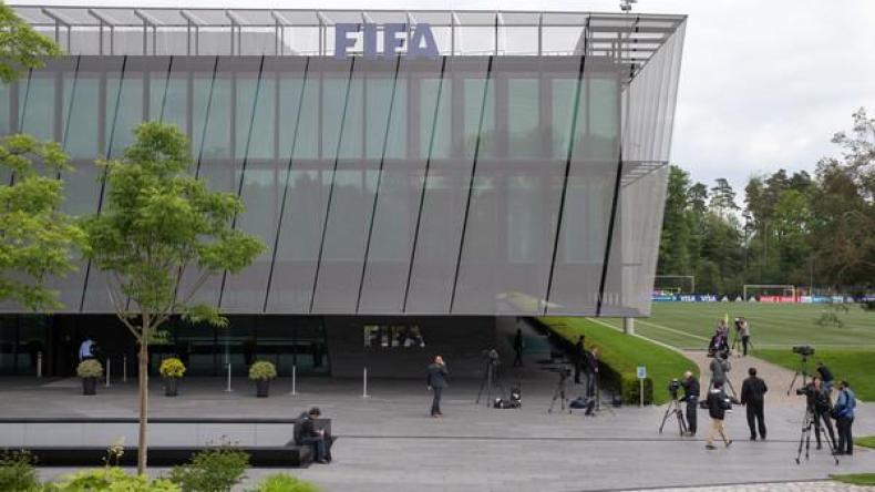 “القوى العظمى” تحوّل مسرح فساد الفيفا إلى حلبة لإستعراض العضلات