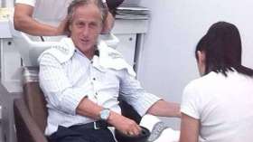 المدرب الجديد لـ سليماني يستعد داخل قاعة للتجميل والأناقة!