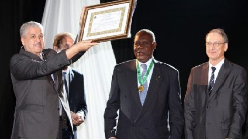 حياتو يثمّن تكريم سلال ويشيد بـ خمسينية اللجنة الأولمبية الجزائرية