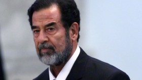 المعلّق الكويتي يستفز صدام.. والمدرب واثق ينجو من الإعدام