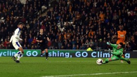 محرز يسجّل ويهدر ويقصى