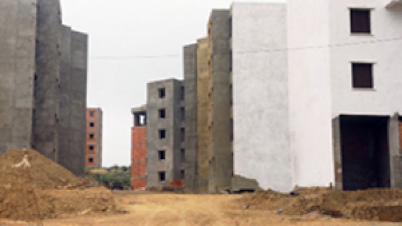 منع المرقين العقاريين من بيع السكنات قبل إتمامها