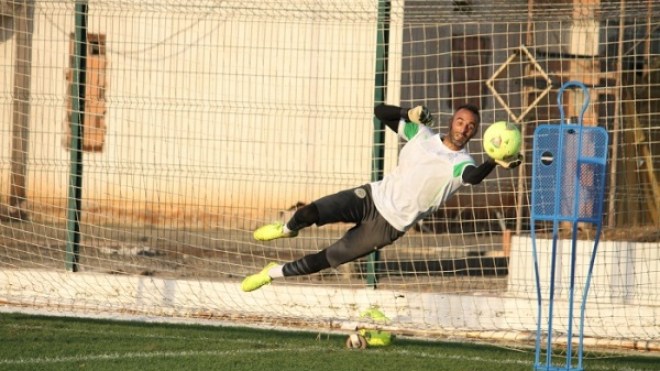 الحارس سيدريك: أنصار شباب قسنطينة يشبهون جمهور سانت إيتيان