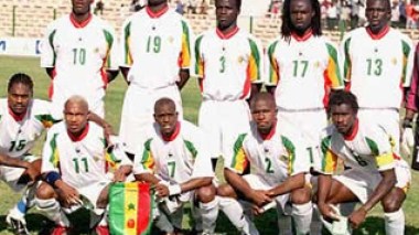 Algerian football squad plays Emirates side to prepare Senegal