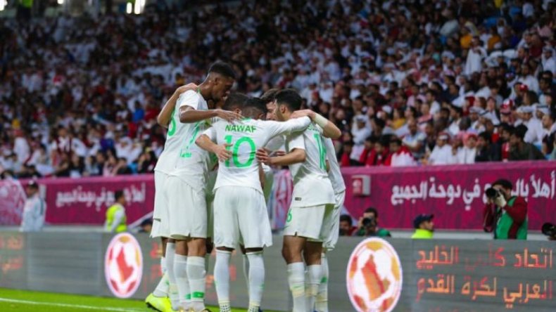 السعودية تتجاوز العقبة القطرية وتبلغ نهائي كأس الخليج