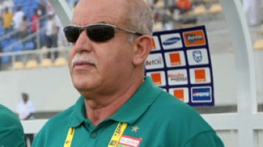 Saâdane à Echorouk : ” Mon contrat avec Canal + ne m’empêche pas d’exercer mon métier d’entraineur “