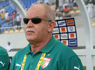 Saâdane à Echorouk : ” Mon contrat avec Canal + ne m’empêche pas d’exercer mon métier d’entraineur “