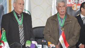 “المعلم” شحاتة و”الشيخ” سعدان يكرمان بالجزائر