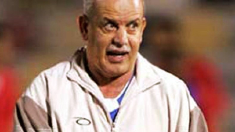 سعدان في فرنسا منذ أمس للفصل في مكان تربص الخضر