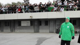 500  مناصر  تابعوا  حصة  أمس