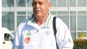 سعدان  يرضخ  للضغوطات،  يرمي  المنشفة  وارتياح  شعبي  كبير  لرحيله