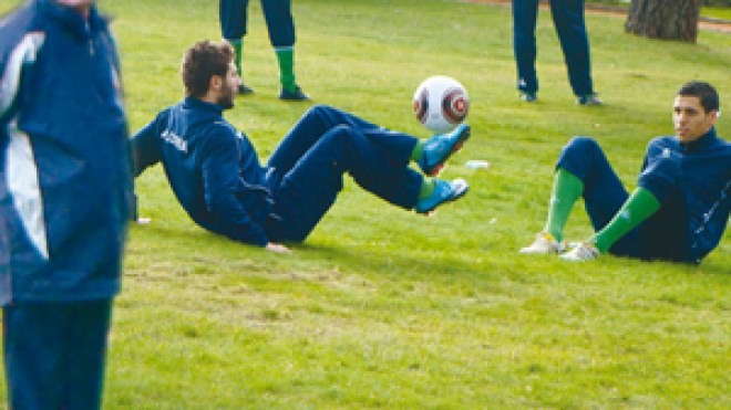 سعدان يقرر إجراء حصتين تدريبيتين ببني مسوس