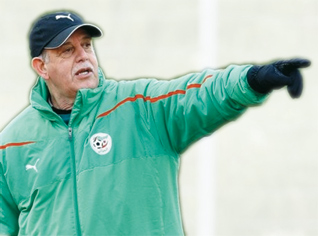 Algerian coach confesses: we are still learning and not able to teach yet