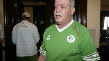 Saadane promises to reach 2010 World Cup