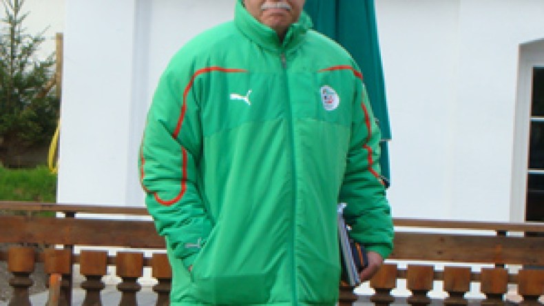 سعدان‮ ‬يلتقي‭ ‬بمدرب‭ ‬منتخب‭ ‬سويسرا‭ ‬هيزفالد