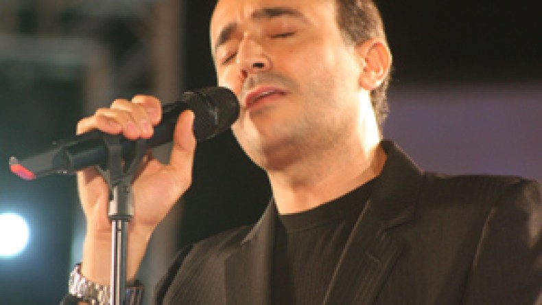 صابر الرباعي يعيد زمن الرومانسية وتكريم خاص للصحفيين