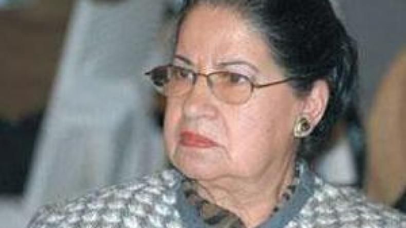 فريدة‭ ‬صابونجي‭ ‬بدون‭ ‬كرسي‭..‬‮ ‬وحزب‭ ‬المحجبات‭ ‬بقوة‭ ‬في مهرجان وهران!‬