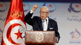 السبسي يدعو إلى تشكيل حكومة وحدة وطنية جديدة