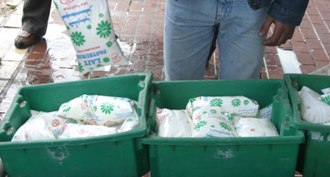Le sachet de lait, source de conflit entre Sellal et Benbada