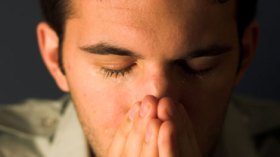 زوجتي تهتم بالعبادة وتهملني في رمضان