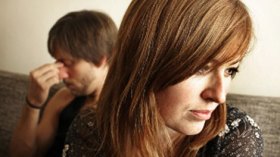 قاطعني أهلي لأن زوجتي تسرق كل من يدخل بيتي