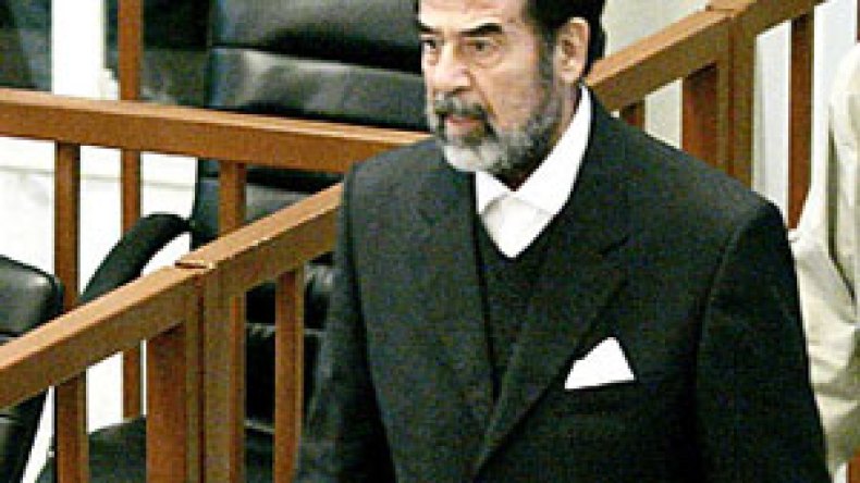 مستشارون لمحكمة العراق: المالكي تدخل بمحاكمة صدام