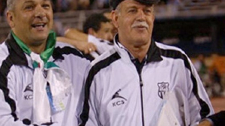 إستقبال شعبي ورسمي للمدرب “سعدان” وسط فوضى عارمة بباتنة