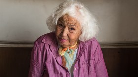 نوال السعداوي تخترق صالون الكتاب بكتب ممنوعة