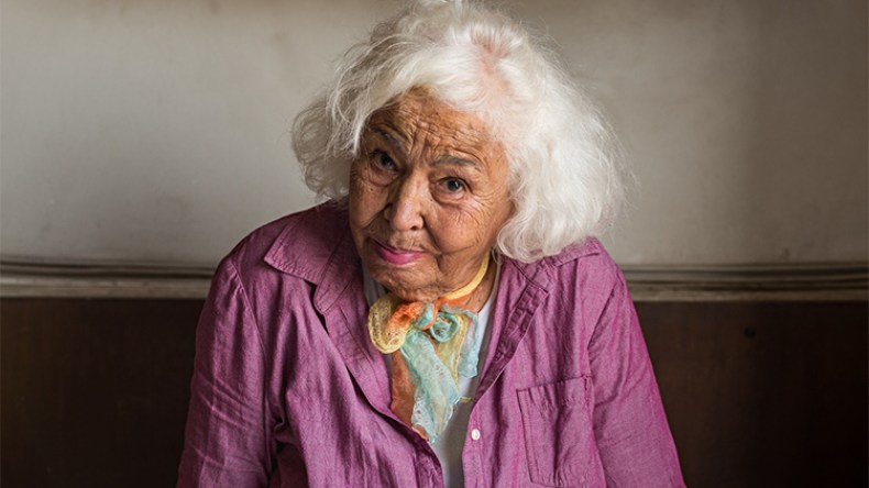 نوال السعداوي تخترق صالون الكتاب بكتب ممنوعة