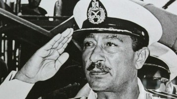هل كان أنور السادات مظلوما؟
