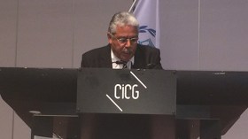 مقاربة الجزائر الداعية إلى الحوار أفضل حل للنزاعات