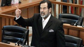 العراقيون يبكون زمن صدام