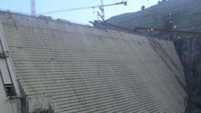 الجزائر تنوي إنشاء 5 سدود جديدة