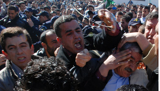 Les jeunes de Diar Echems empêchent Saïd Sadi de marcher à El Madania