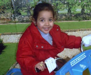 La famille maternelle demande l’intervention des autorités : la petite Safia privée d’école