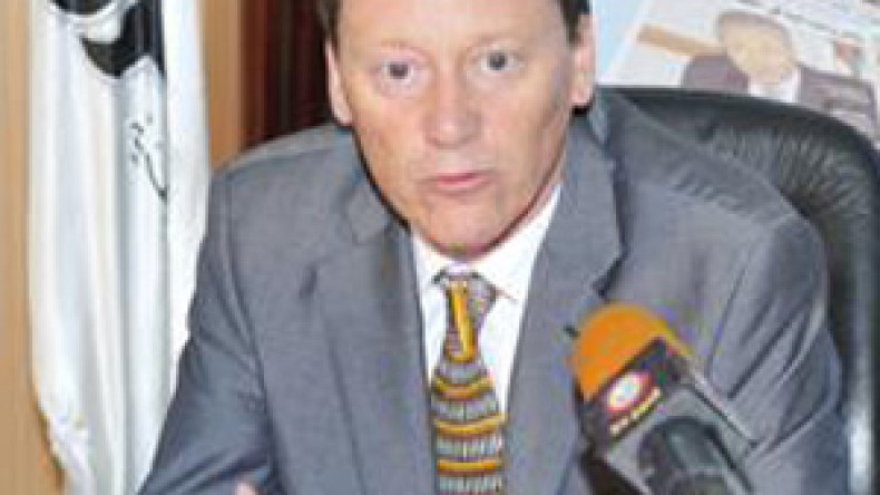 السفير‭ ‬البريطاني‭:‬‮ ‬منحنا‭ ‬15‭ ‬ألف‭ ‬تأشيرة‭ ‬للجزائرين‭ ‬