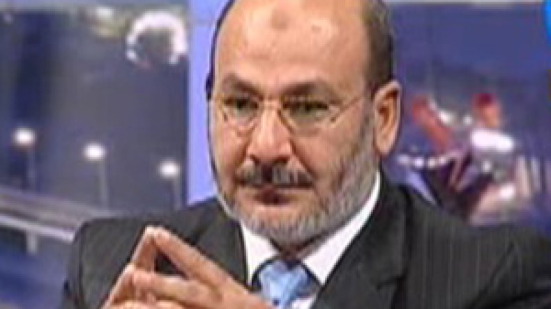 أساند‭ ‬القرضاوي‭ ‬في‭ ‬فتوى‭ ‬إهدار‭ ‬دم‭ ‬الطاغية‭ ‬القذافي