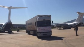 الجزائر ترسل شحنات مساعدات للاجئين الصحراويين