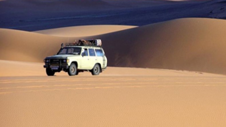 وفاة  6  أشخاص  عطشا  بعد  تيهانهم  بصحراء  تمنراست