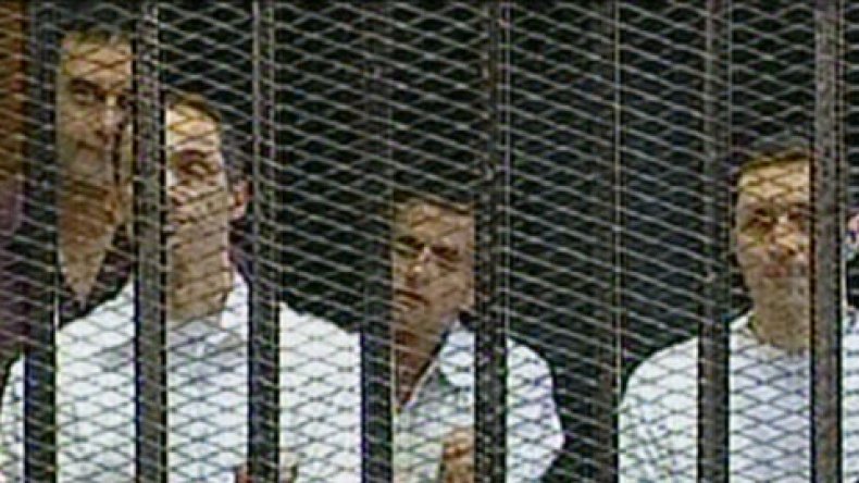 إفطار خمس نجوم وسهرات إلى الفجر لأبناء مبارك وحكومته في السجن